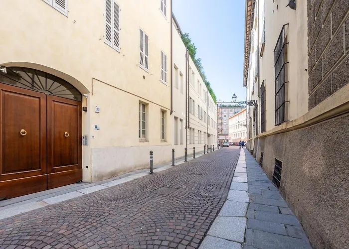 Chic Elegance At Borgo Tommasini