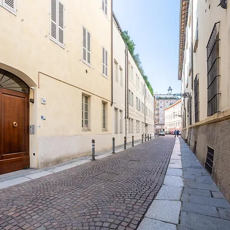 Chic Elegance At Borgo Tommasini